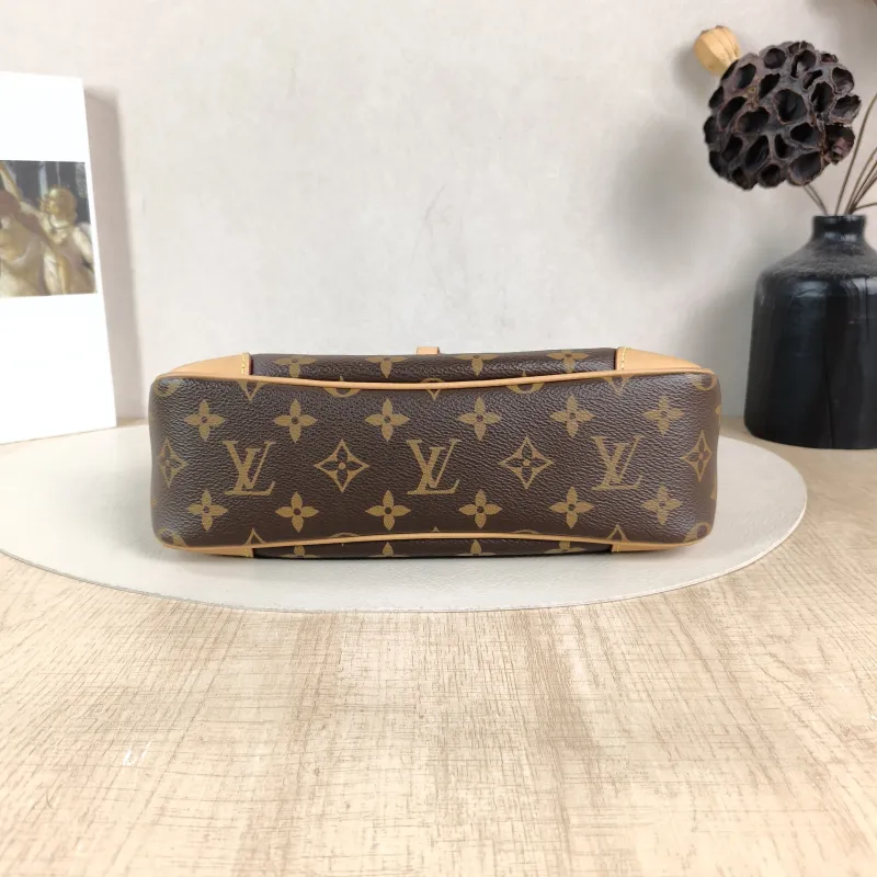 Louis Vuitton Crossbody Bag ODEON Monogram PVC Small24 × 8 × 22 cm — cover view 2 of 5
