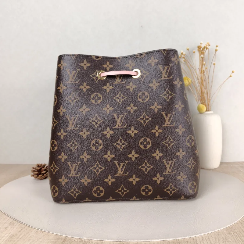 Louis Vuitton Shoulder Bag NÉONOÉ Bucket Bag PVC Medium 26 × 17.5 × 26 cm — cover view 4 of 5