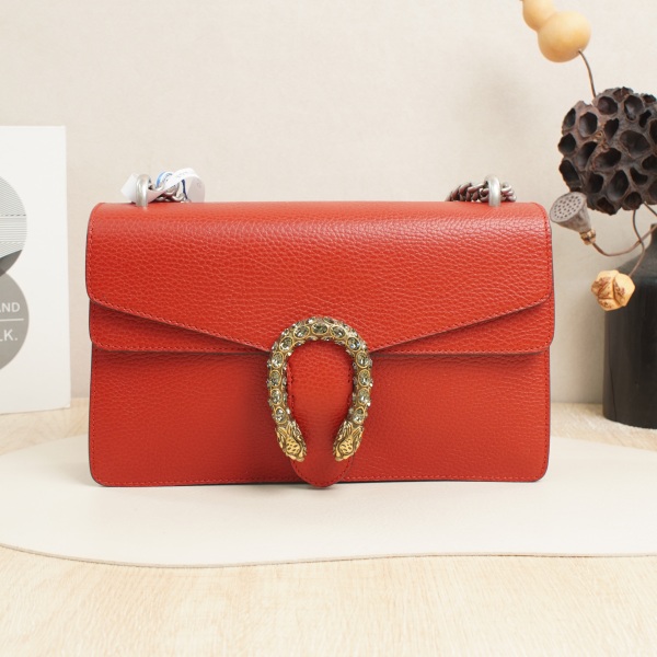 GUCCI Dionysus Medium Red Calfskin · 28 × 9 × 17 cm