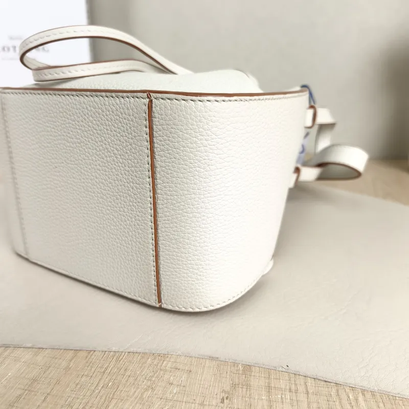 LOEWE Crossbody Bag Hammock White Calfskinmini17 × 11 × 19.5 cm — detail view 1 of 10