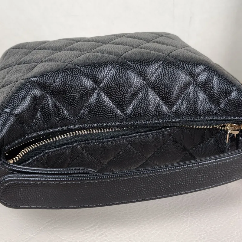 Chanel Crossbody Bag Crossbody Bag Black Grained Calfskin 16 × 6 × 13 cm — detail view 1 of 12