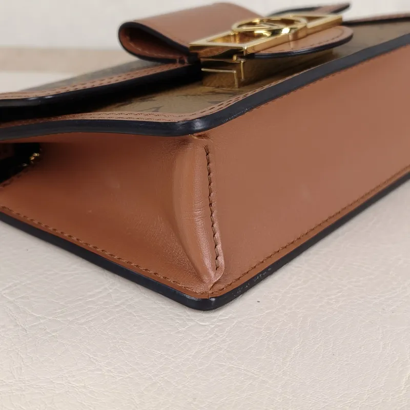 Louis Vuitton Crossbody Bag Dauphine Woc Woc Monogram PVC One Size 18.5 × 5 × 12 cm — detail view 1 of 11