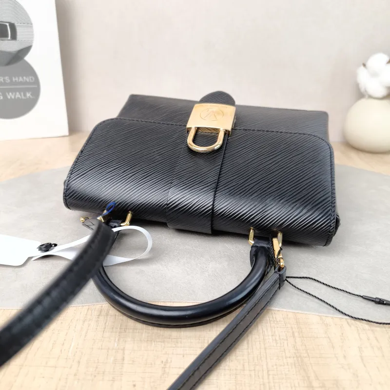 Louis Vuitton Crossbody Bag Locky BB Black Epi Embossed Calfskin BB 20 × 7.5 × 16 cm — detail view 3 of 10
