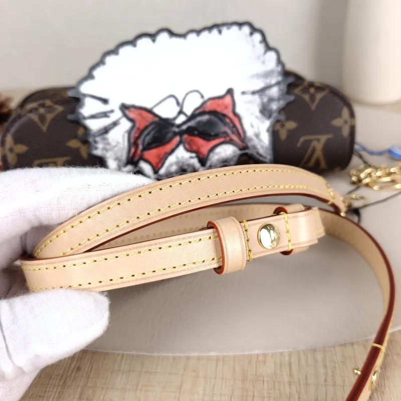 Louis Vuitton Crossbody Bag IVY Monogram PVC Small 23.5 × 4.3 × 12 cm — detail view 7 of 13