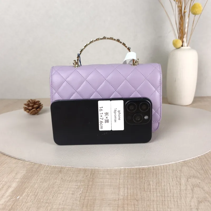 Chanel Crossbody Bag woc Lambskin One Size19 × 4 × 12.5 cm — cover view 4 of 5