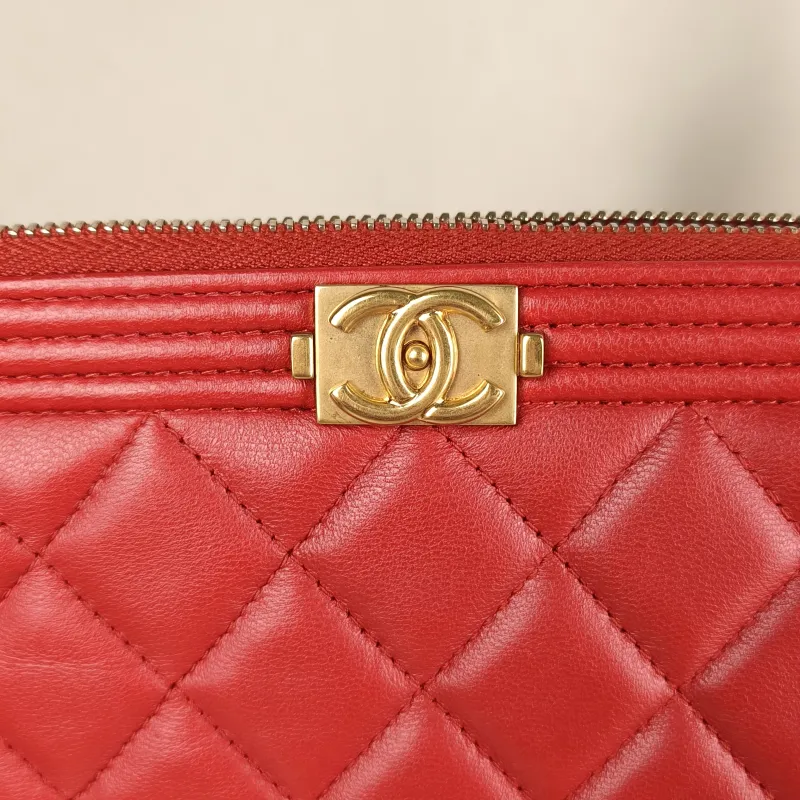 Chanel Clutch Clutch Red Lambskin One Size 27*20 22 — detail view 7 of 8