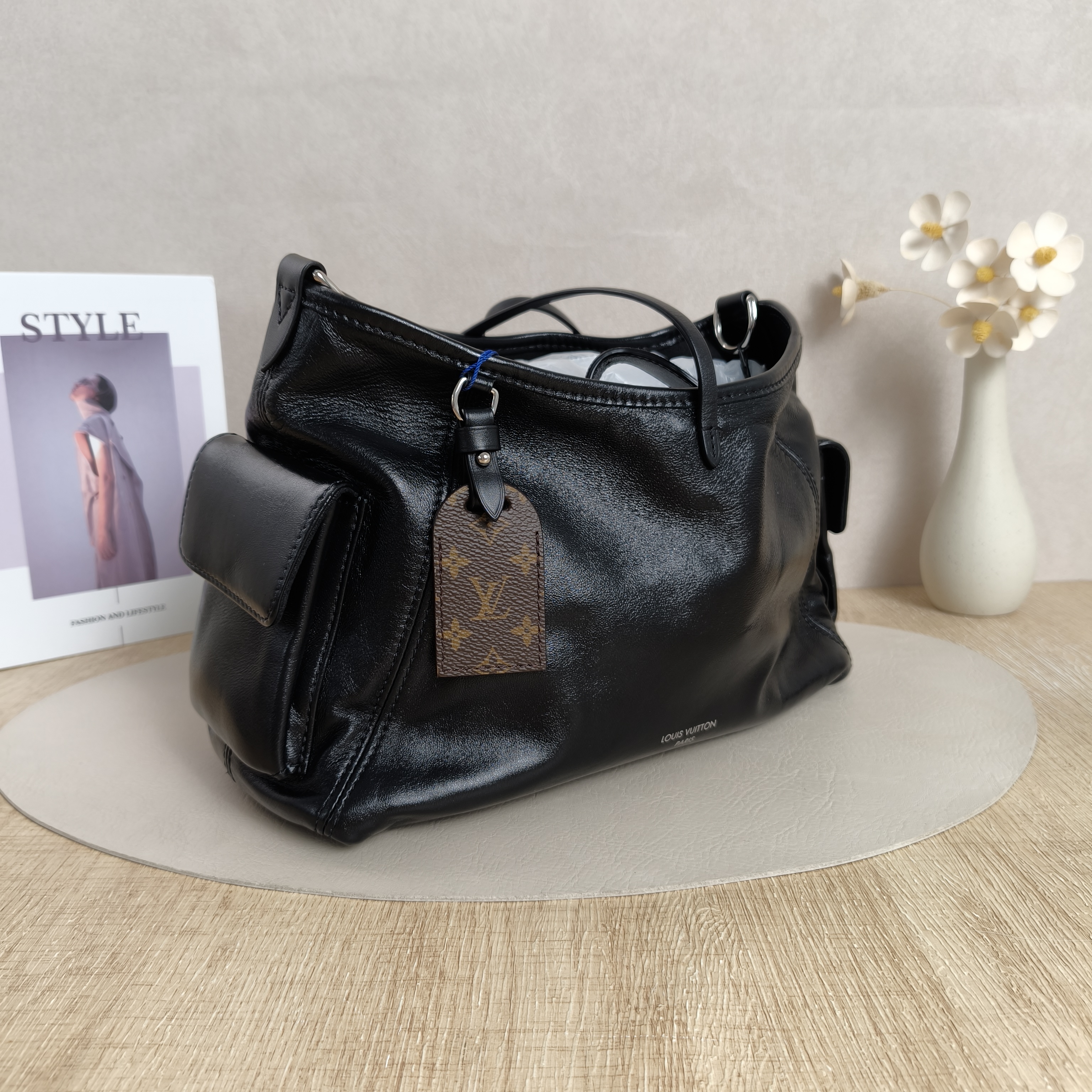 Louis Vuitton Crossbody Bag Carryall Cargo Vibe Black SL ambskin33.5 × 15 × 23 cm — cover view 7 of 9