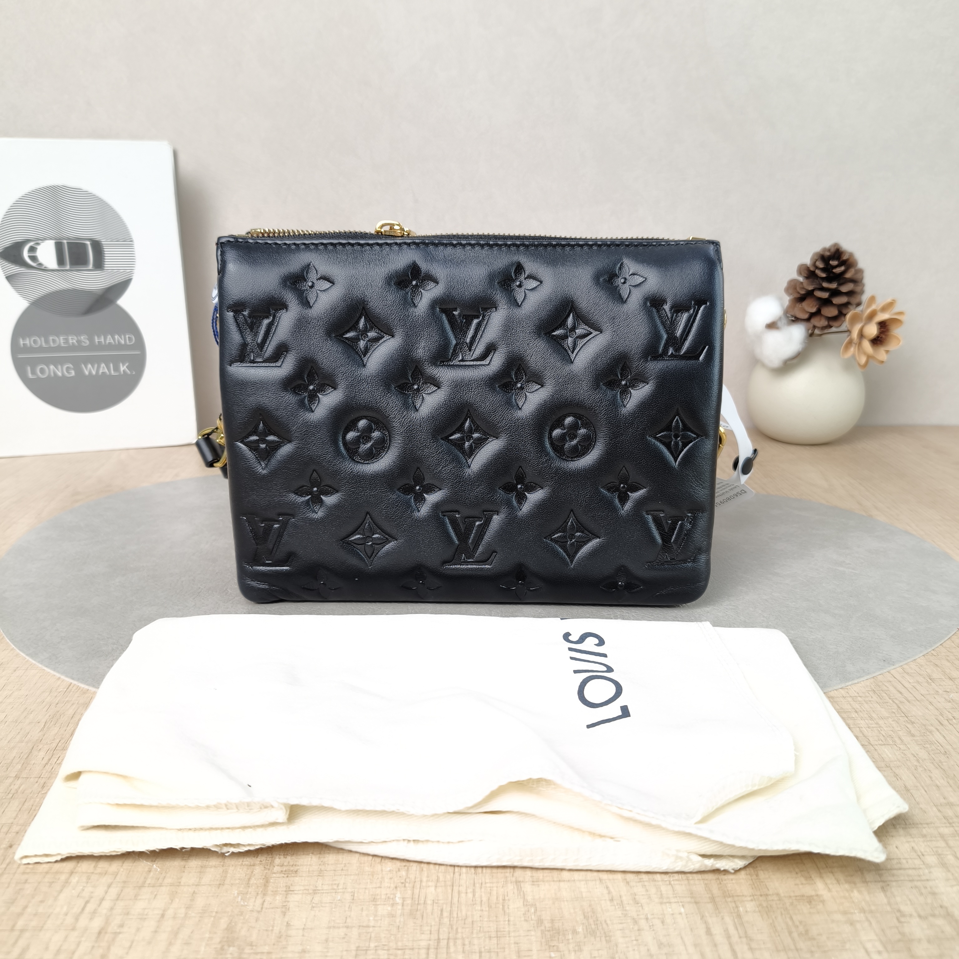Louis Vuitton Crossbody Bag Coussin BB Black Lambskin BB21 × 7 × 16 cm — cover view 3 of 6