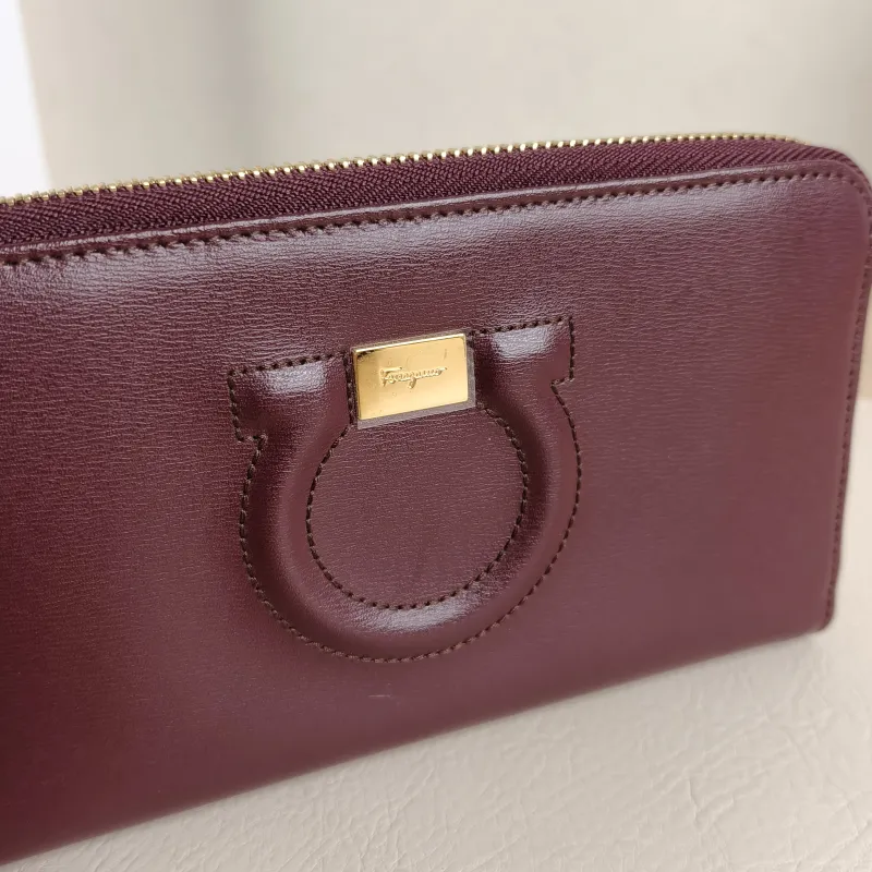 FERRAGAMO Wallet Wallet Red Calfskin One Size19 × 2 × 10.5 cm — detail view 9 of 11