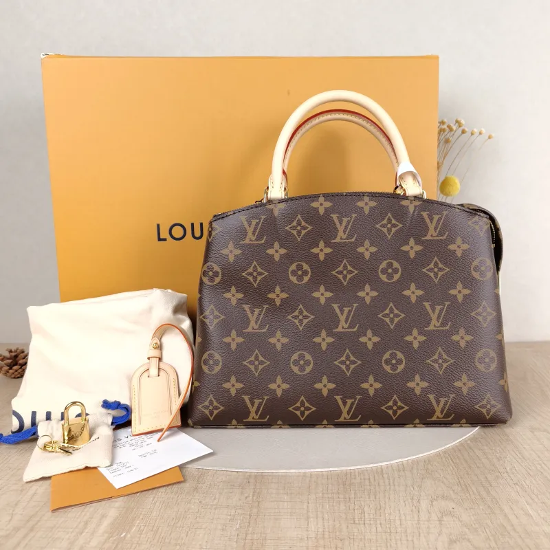 Louis Vuitton Crossbody Bag PETIT PALAIS Monogram PVC Small 29 × 12.5 × 18 cm — cover view 4 of 6