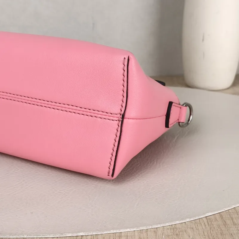 FENDI Crossbody Bagby the way Pink Calfskinmini20 × 9 × 12 cm — detail view 2 of 12