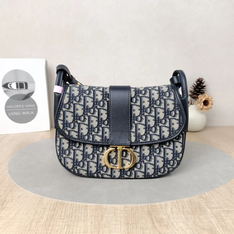 DIOR Crossbody Bag30Montaigne Blue Canvas Medium24 × 9 × 17 cm