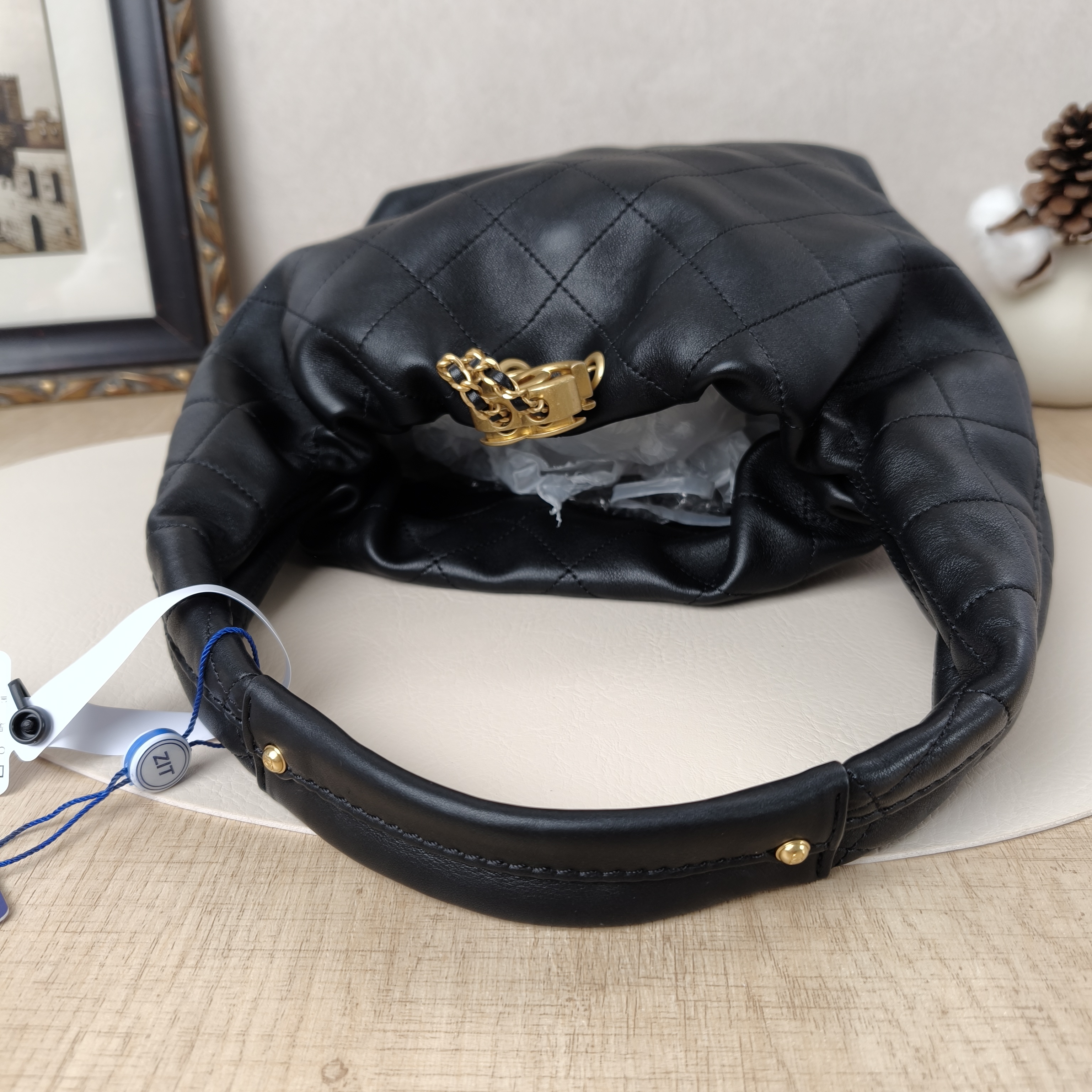 Chanel Crossbody Bag26c Black Calfskin 32 × 12 × 24 cm — cover view 2 of 11