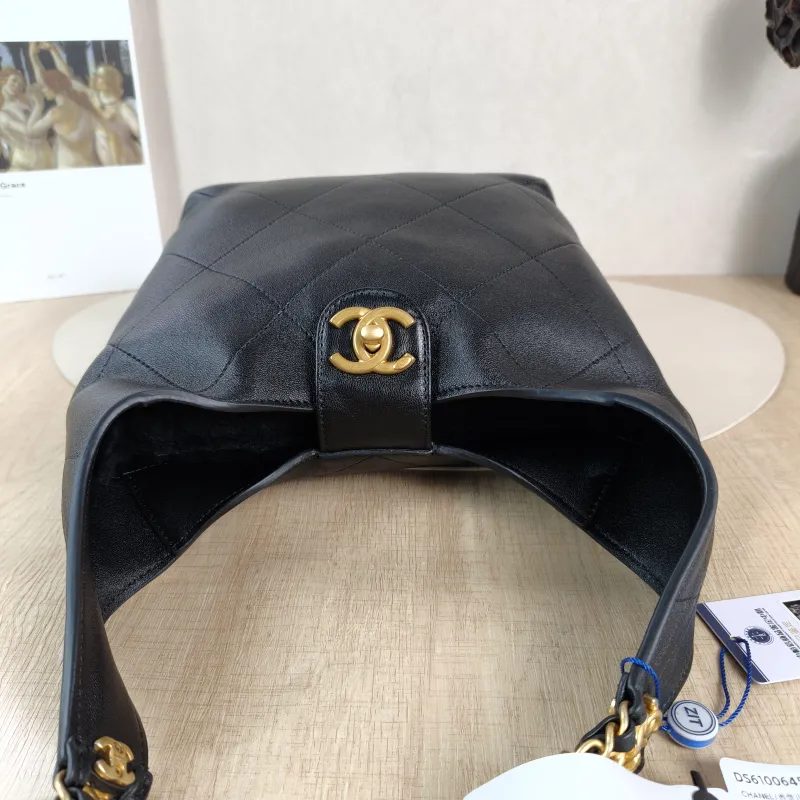 Chanel Shoulder Bag hobo Black Lambskin One Size 20 × 9 × 20 cm — detail view 6 of 10