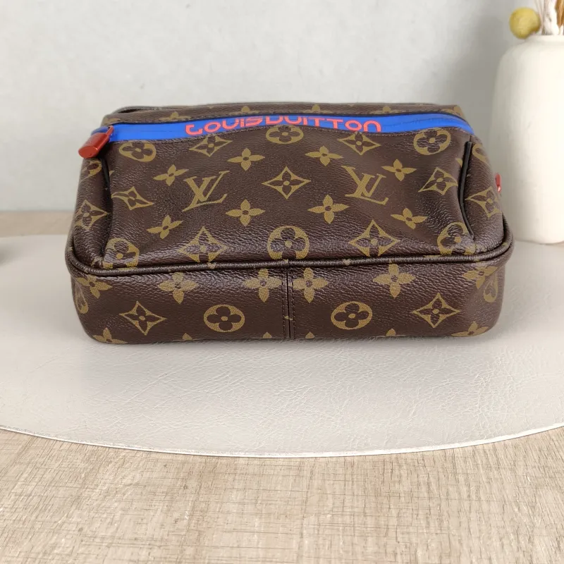 Louis Vuitton Belt Bag Shoulder Bag Monogram PVC One Size22 × 5 × 16 cm — cover view 4 of 5