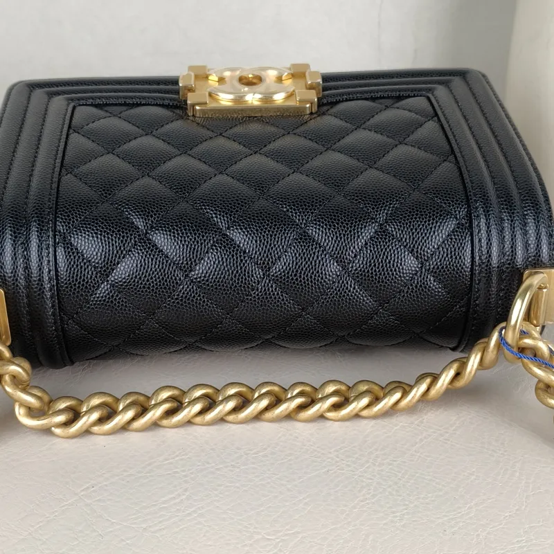 Chanel Crossbody Bag Le Boy​Black Grained Calfskin20.5 × 8.5 × 12 cm — detail view 4 of 15