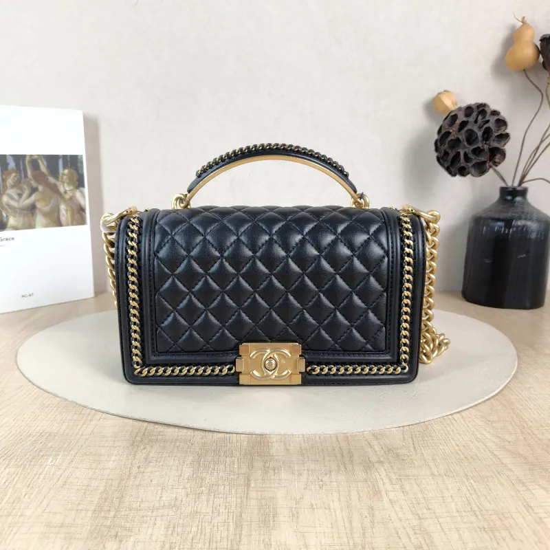 Chanel Crossbody Bag le boy Black Calfskin Medium 25 × 9 × 15 cm