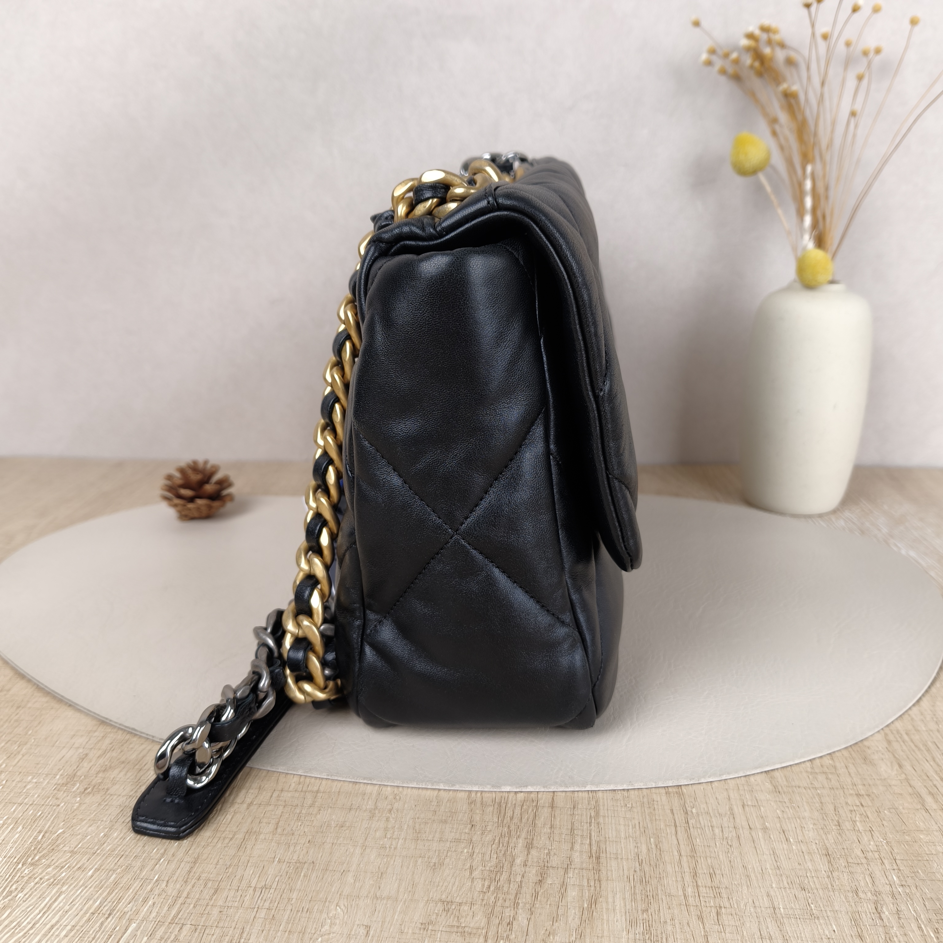 Chanel 19bag Medium Black with Gold-Tone Hardware Lambskin31 · Dust Bag · Box · 30 × 10 × 20 cm — cover view 3 of 10