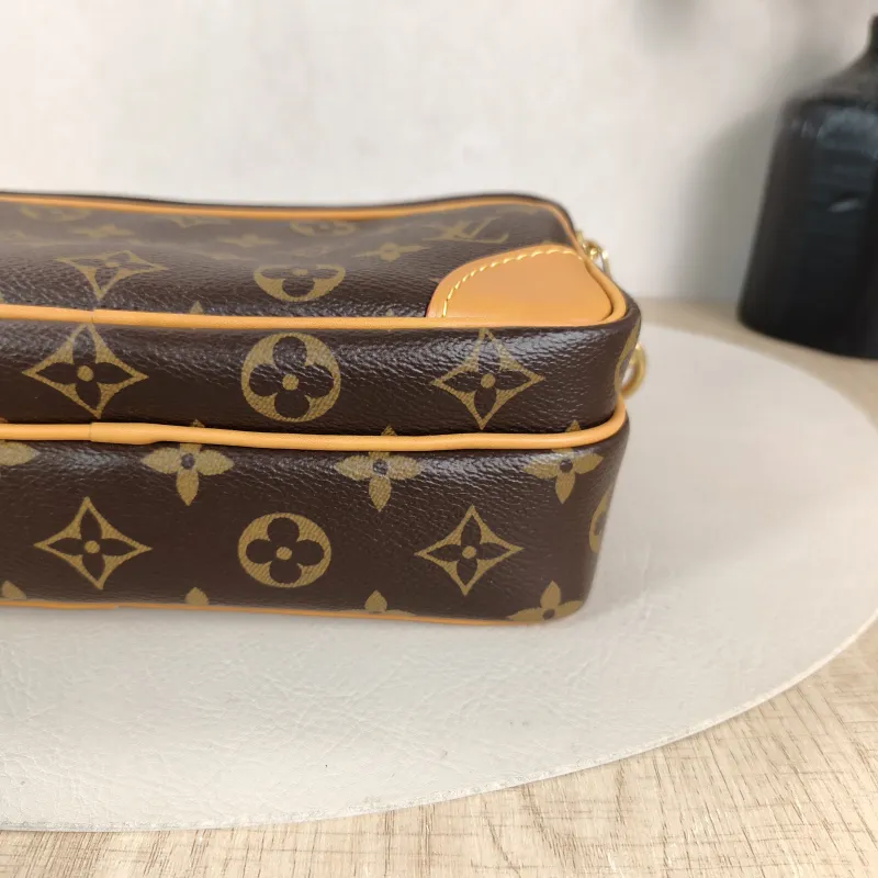 Louis Vuitton Crossbody Bag Nil Messenger Bag Monogram PVC 22 × 7 × 16.5 cm — detail view 3 of 11