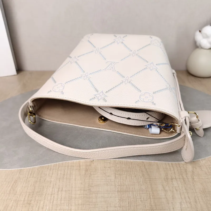 Louis Vuitton Top Handle Bag ALL IN BB White · Blue Calfskin BB 16 × 12 × 18 cm — detail view 6 of 13