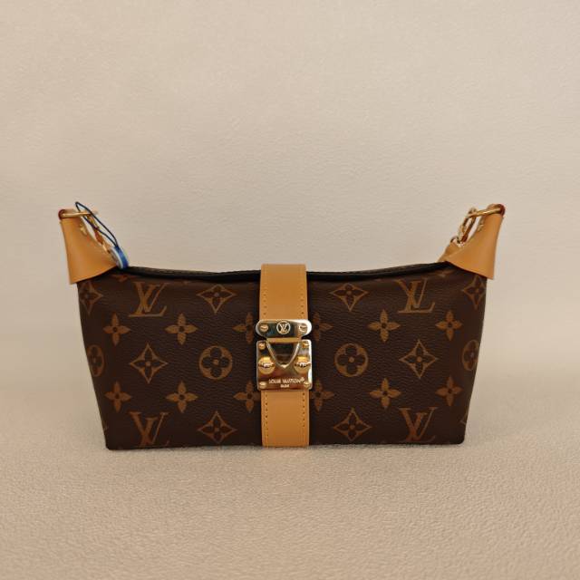 Louis Vuitton Shoulder Bag Pochette Mia Monogram PVC22 × 8 × 14.5 cm