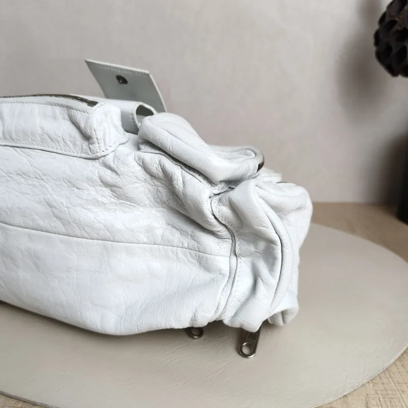 BALENCIAGA Top Handle Bag Superbusy Top Handle Bag White Lambskinmini 35 × 11 × 12 cm — detail view 1 of 11
