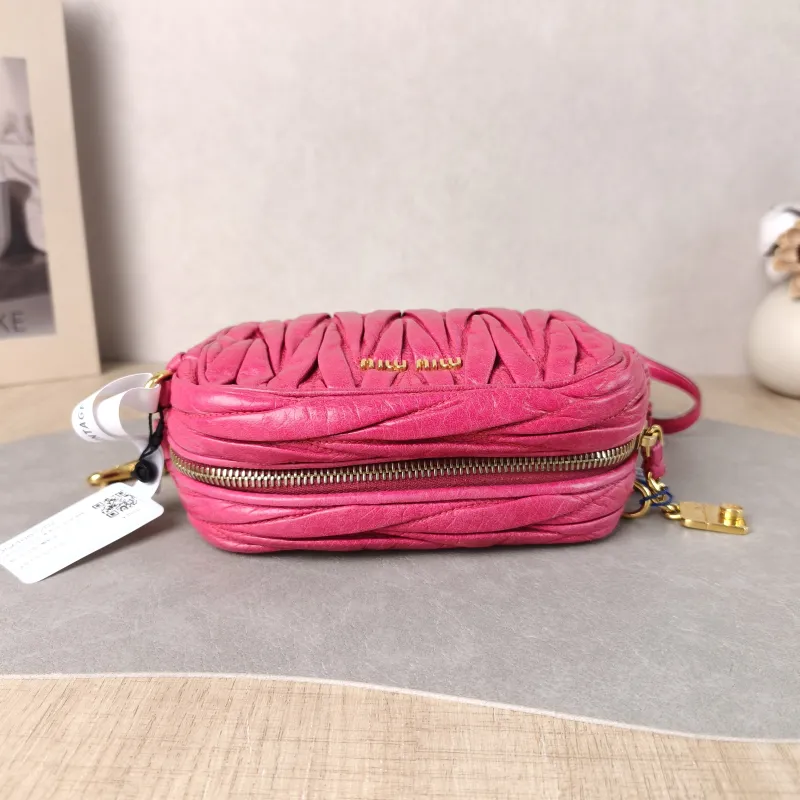 Miumiu Shoulder Bag Camera Bag Red Waxed Leather 16 × 6 × 10 cm — detail view 8 of 11