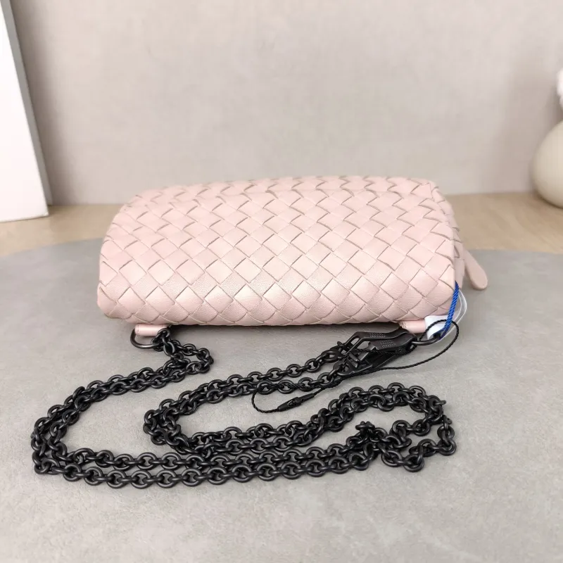 Bottega Veneta Shoulder Bag Woven Messenger Bag Pink Lambskin One Size19 × 5 × 11 cm — detail view 10 of 10