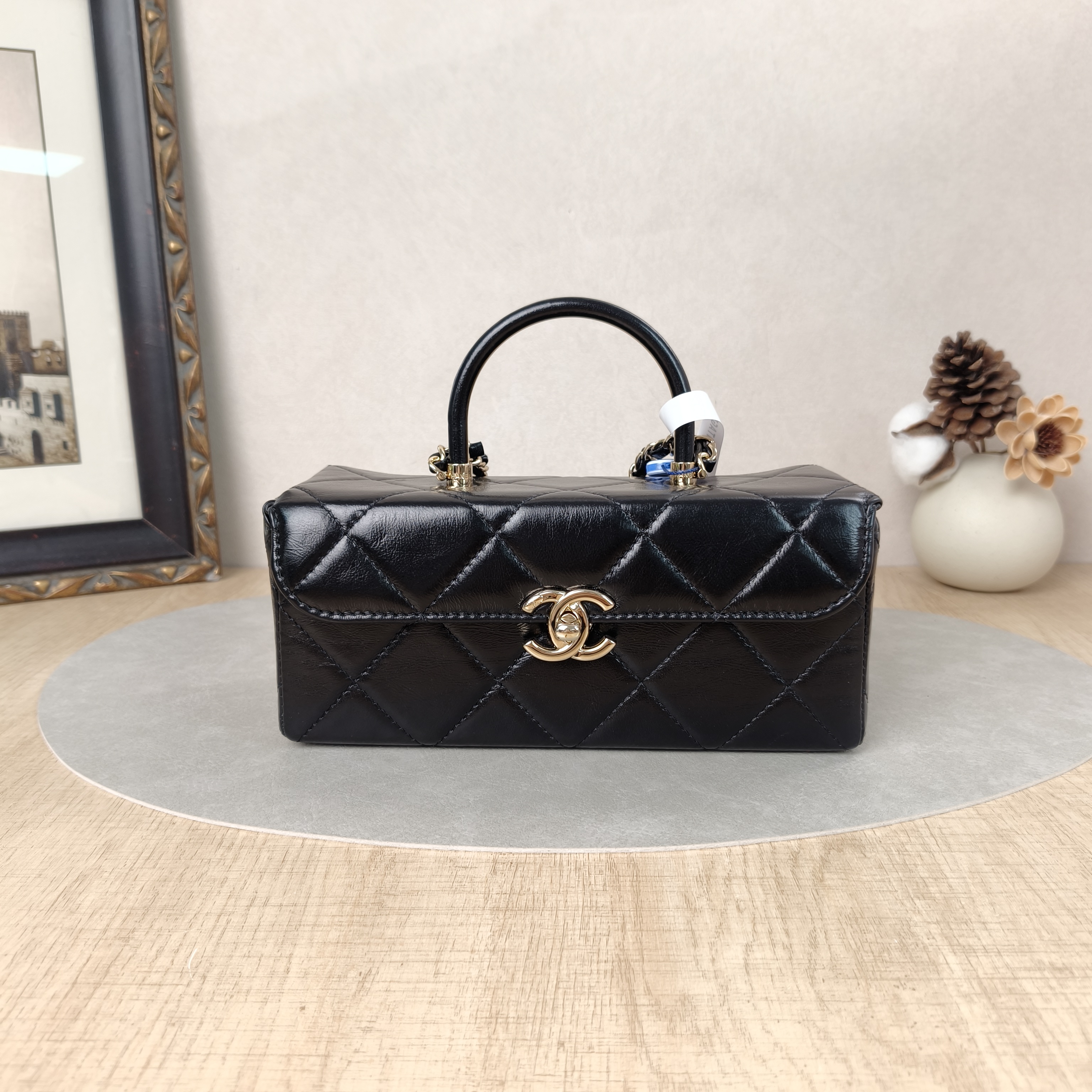 Chanel Crossbody Bag23k Box Bag Black CC alfskin22 × 9 × 10.5 cm
