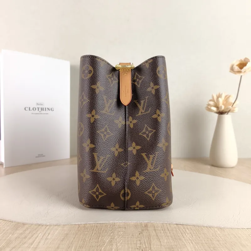 Louis Vuitton Crossbody Bag NÉONOÉ Bucket Bag BB Monogram PVC BB 20 × 13 × 20 cm — detail view 4 of 10