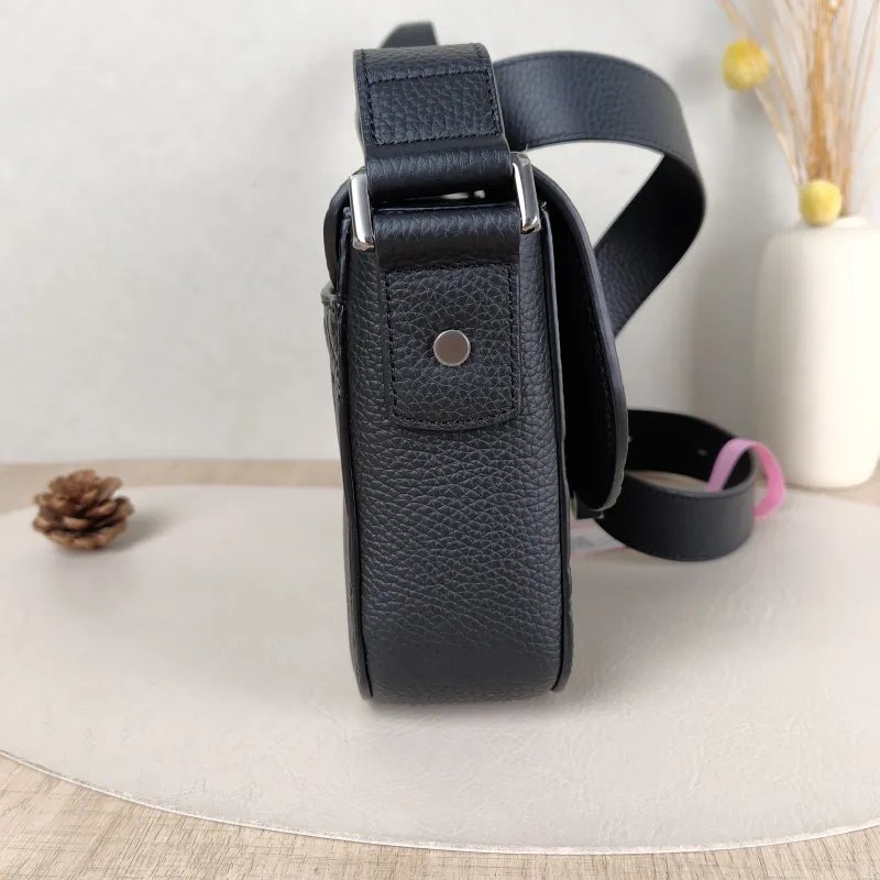 DIOR Crossbody Bag Black Calfskin Small 23 × 6 × 17.5 cm — detail view 5 of 12