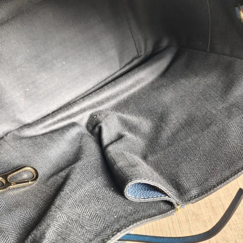 LOEWE Crossbody Bag Hammock Navy Calfskin Medium 29 × 14 × 32 cm — detail view 7 of 9