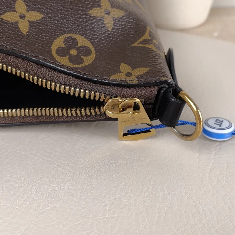 Louis Vuitton Crossbody Bag Boulogne PVC Small 26 × 9.5 × 16 cm — detail view 5 of 12