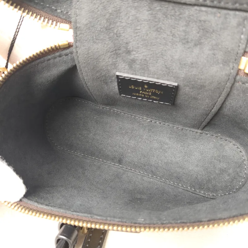 Louis Vuitton Shoulder Bag VANITY POUCH Cosmetic Bag Monogram PVC One Size19 × 6.5 × 11.5 cm — detail view 10 of 12