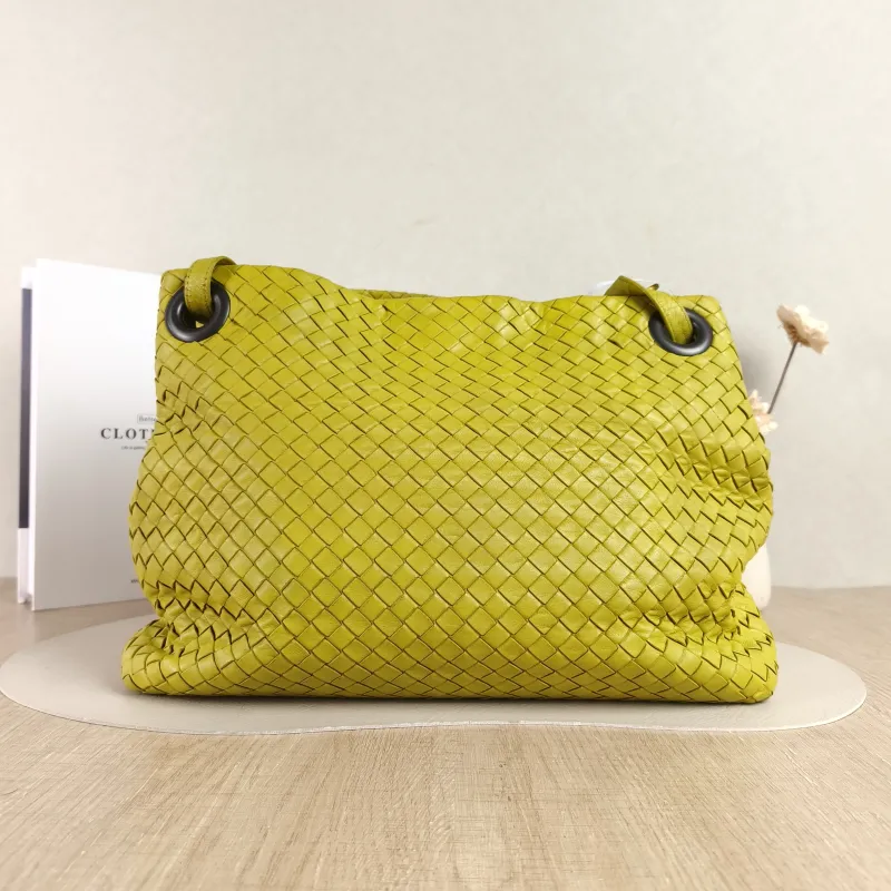 Bottega Veneta Shoulder Bag hobo Shoulder Bag Green Lambskin One Size 32.5 × 13 × 27 cm — cover view 3 of 4