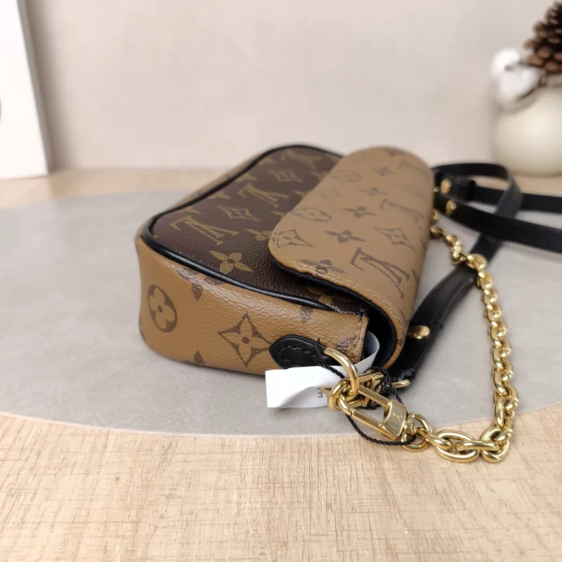 Louis Vuitton Crossbody Bag IVY Monogram PVC Small23.5 × 4.3 × 12 cm — detail view 2 of 13