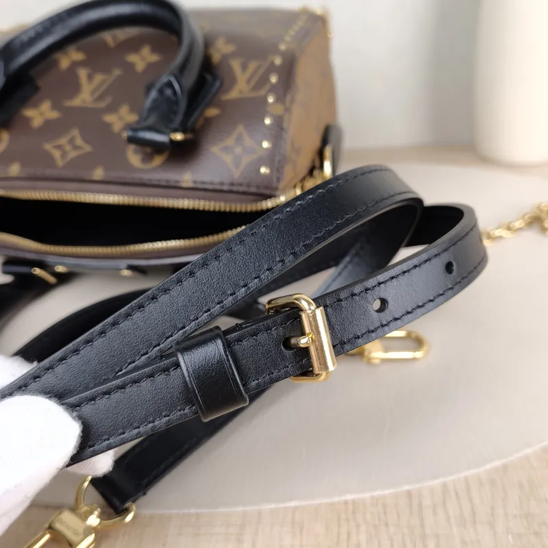 Louis Vuitton Crossbody Bag Speedy Trunk 20 Monogram PVC Small 20.5 × 11 × 13.5 cm — detail view 5 of 15