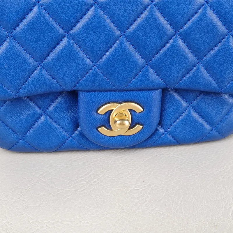 Chanel Crossbody Bag Blue Lambskin One Size17 × 8 × 13.5 cm — detail view 11 of 14