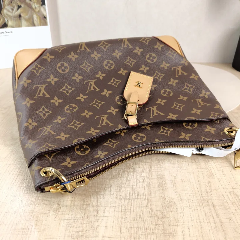 Louis Vuitton Crossbody Bag ODEON Monogram PVC Medium 31 × 11 × 27 cm — detail view 2 of 12