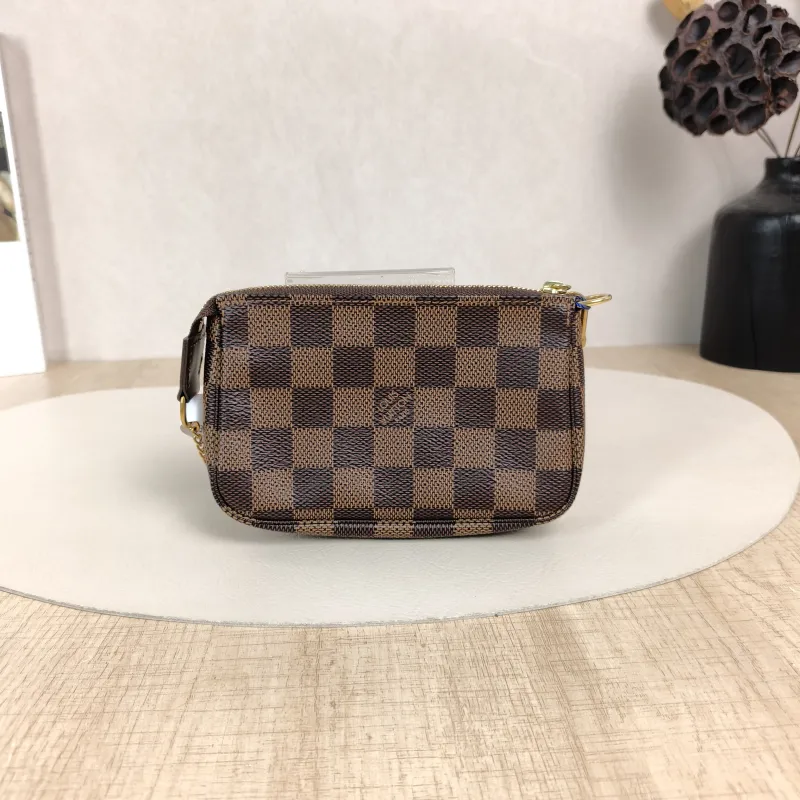 Louis Vuitton Clutch Mini Pochette Accessoires PV Cmini15.5 × 4 × 10.5 cm