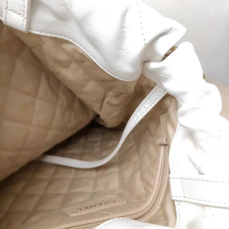 Chanel Backpack22Bag Backpack White Calfskin Small29 × 8 × 34 cm — detail view 7 of 10