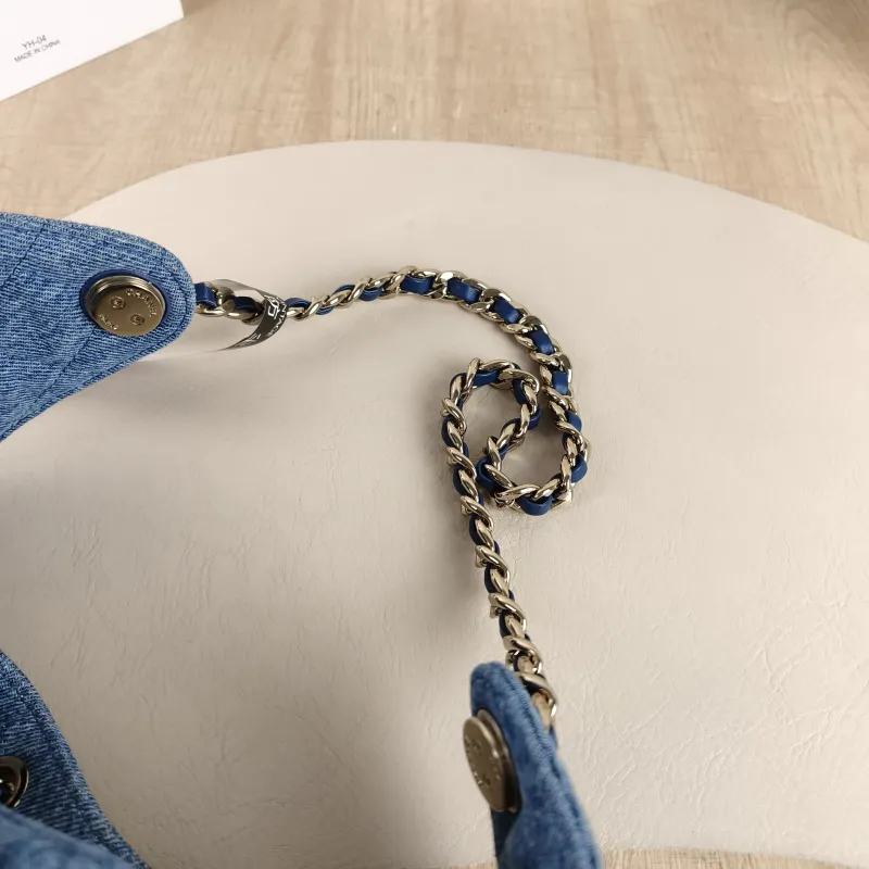 Chanel Shoulder Bag25Bag Blue Small26 × 14 × 30 cm — detail view 6 of 11