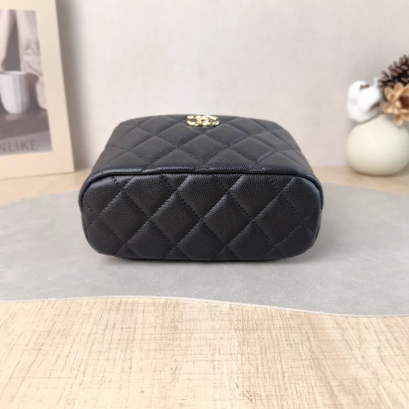 Chanel Crossbody Bag Crossbody Bag Black Calfskin One Size 21.5 × 7.5 × 19 cm — cover view 3 of 6