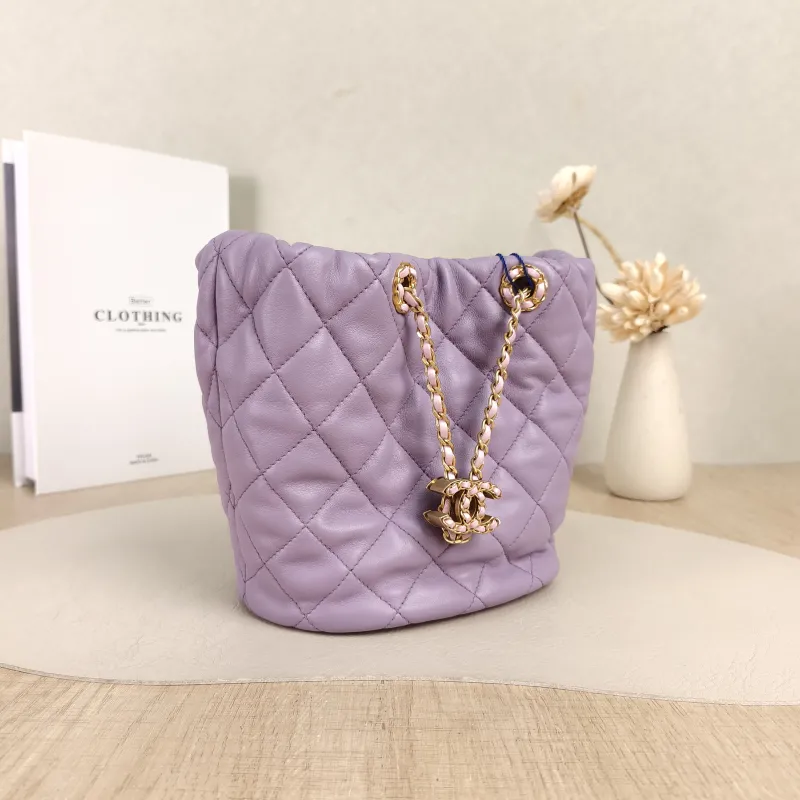 Chanel Crossbody Bag24p Lambskinmini17 × 12 × 18 cm — cover view 4 of 5