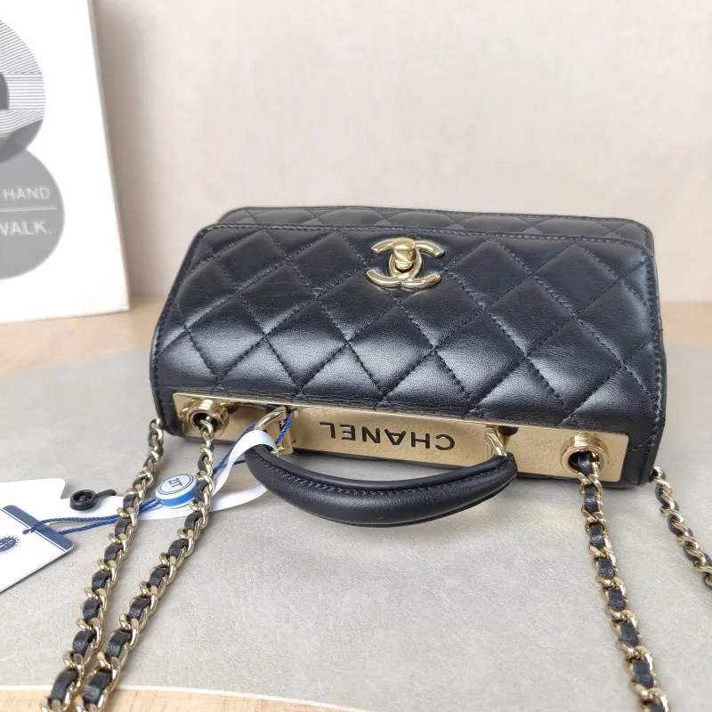 Chanel Crossbody Bag trendy cc woc Black Lambskin Mini 19.2 × 3.5 × 12.3 cm — detail view 3 of 11