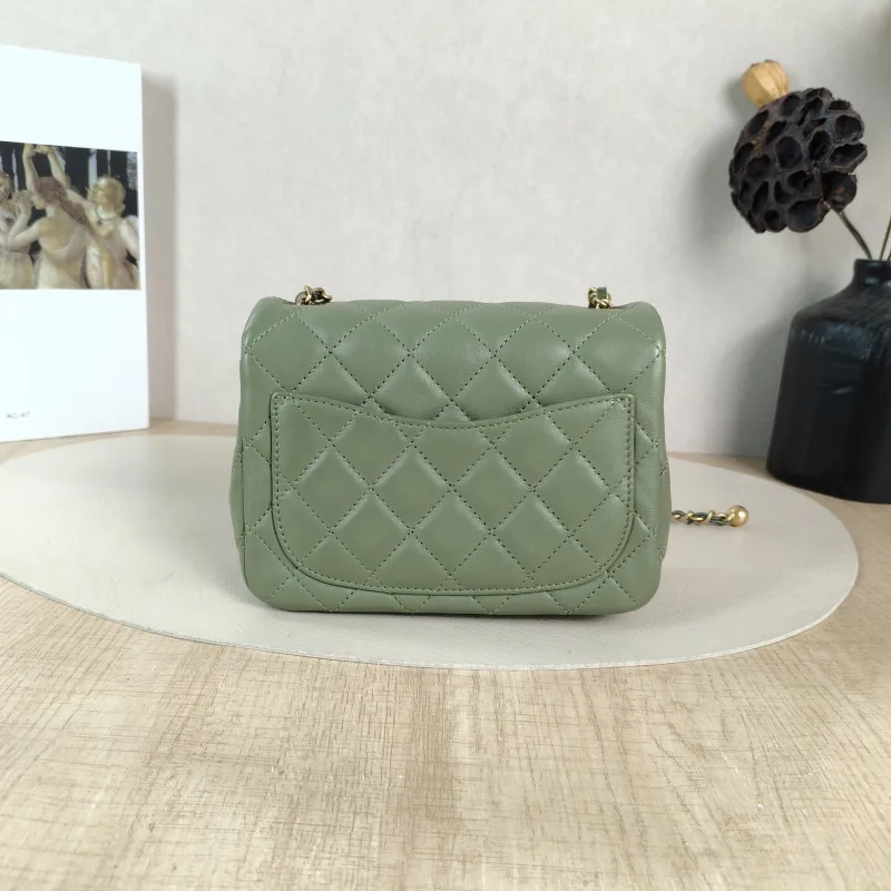 Chanel Crossbody Bag Lambskin One Size 17 × 8 × 13.5 cm — cover view 5 of 6