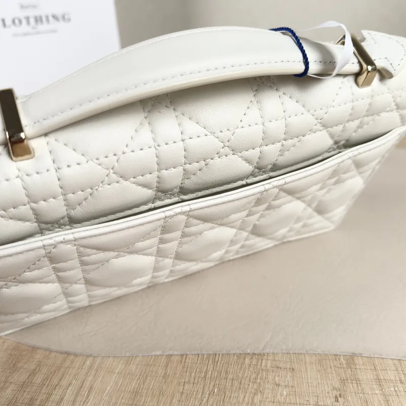 DIOR Shoulder Bag My Chain Bag White Lambskin mini21 × 4.5 × 11.5 cm — detail view 8 of 11