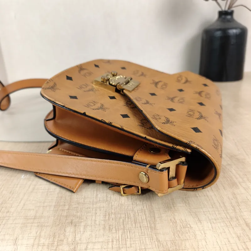 MCM Crossbody Bag Crossbody Bag One Size21 × 9 × 19 cm — detail view 2 of 12