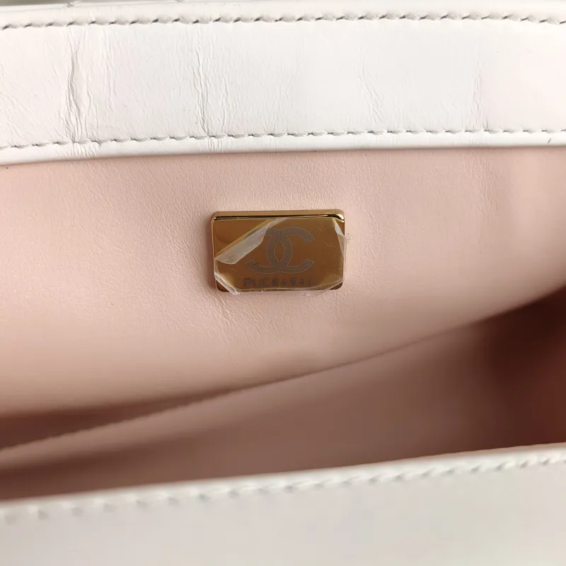 Chanel Crossbody Bag Small 19 × 8 × 12 cm — detail view 8 of 11
