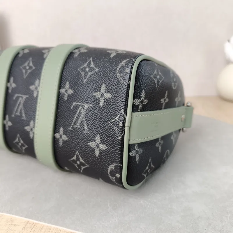Louis Vuitton Crossbody Bag Keepall 25 PVC Medium 25 × 11 × 15 cm — detail view 9 of 11